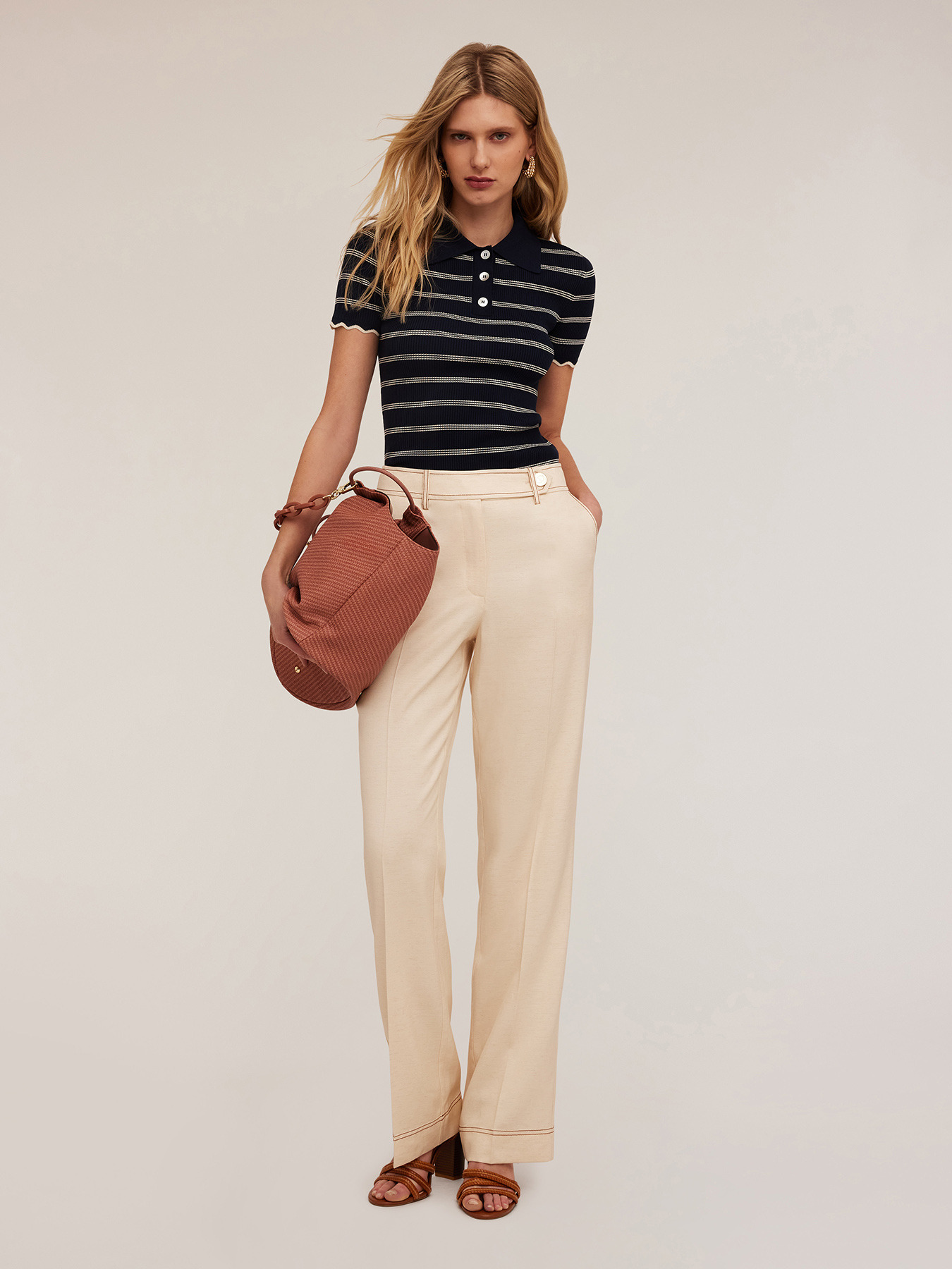 Hose mit weitem Bein mit Steppn&auml;hten in Kontrastfarbe image number 0