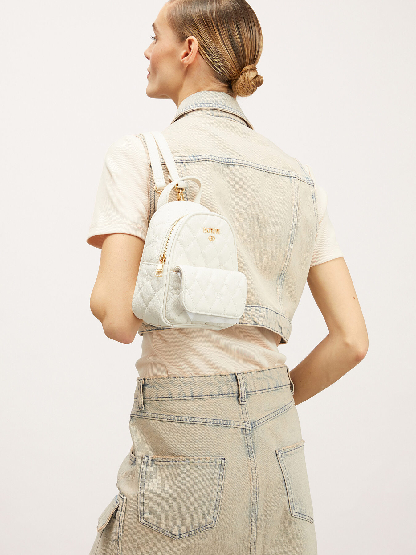 Zaino mini in tessuto spalmato trapuntato image number 4