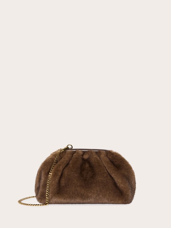 Clutch mit Fellimitat-Effekt und Kettenriemen