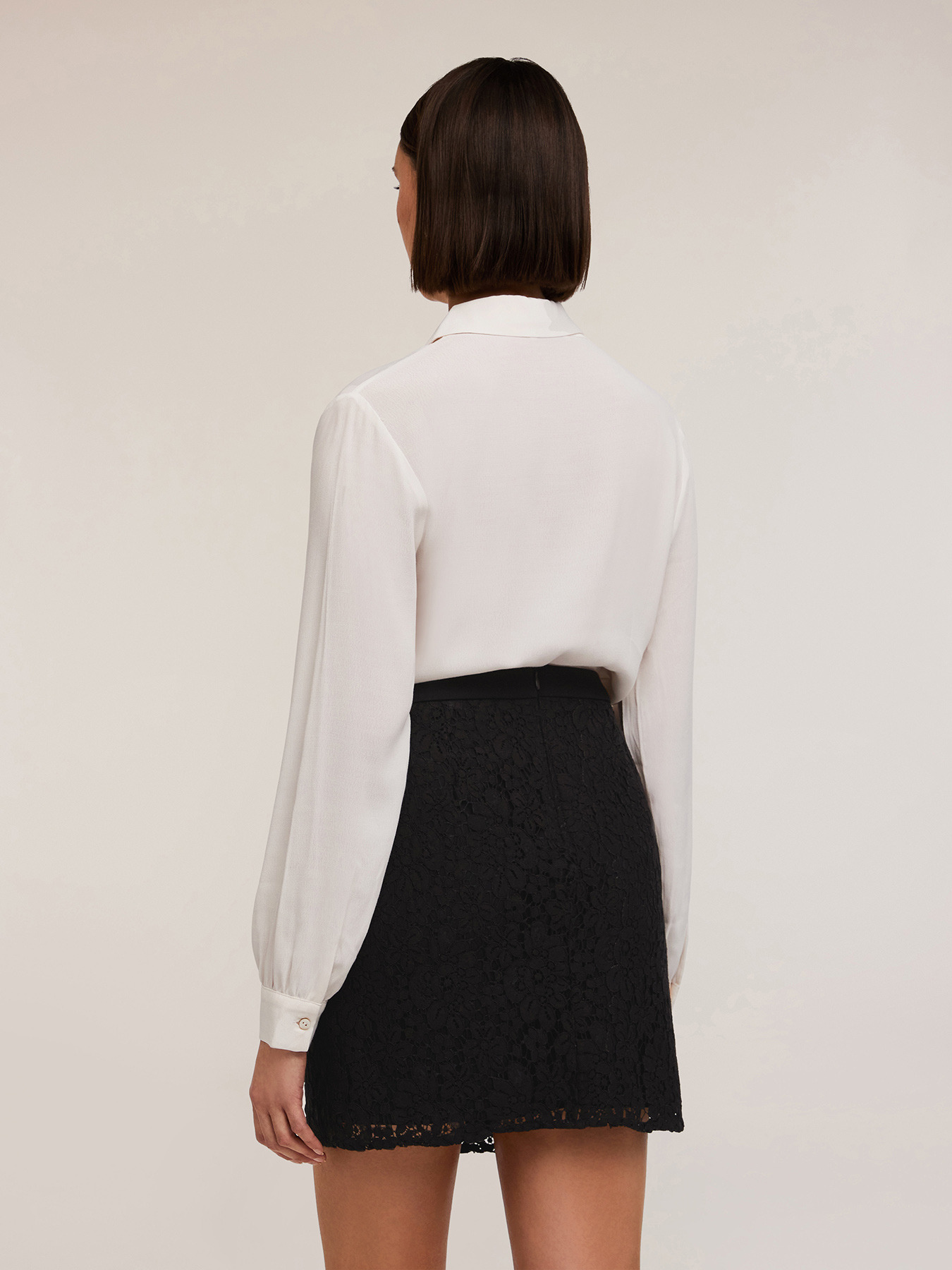 Flowing shirt image number 1