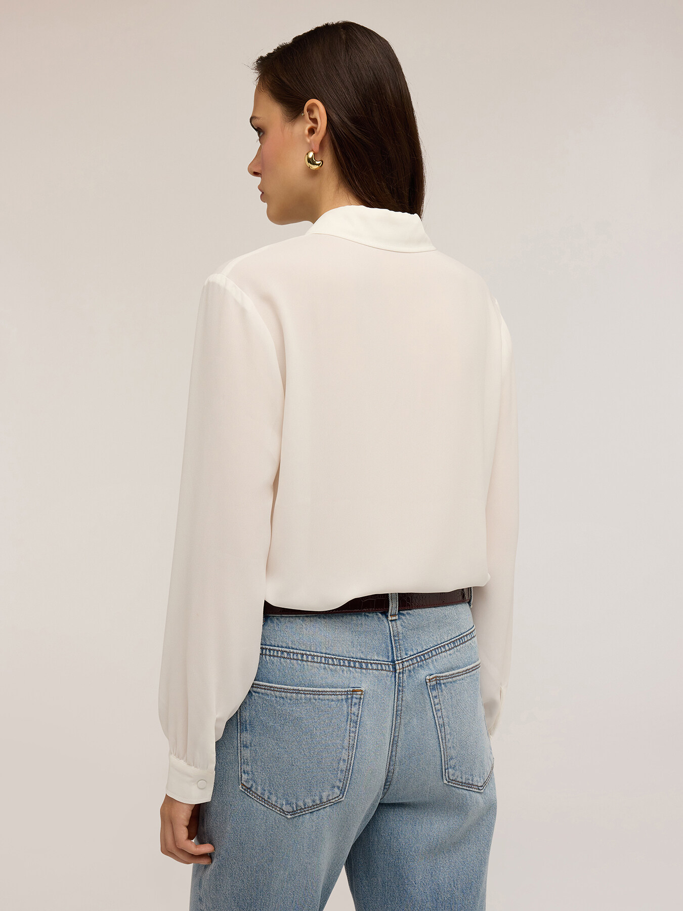 Shirt with covered buttons image number 1