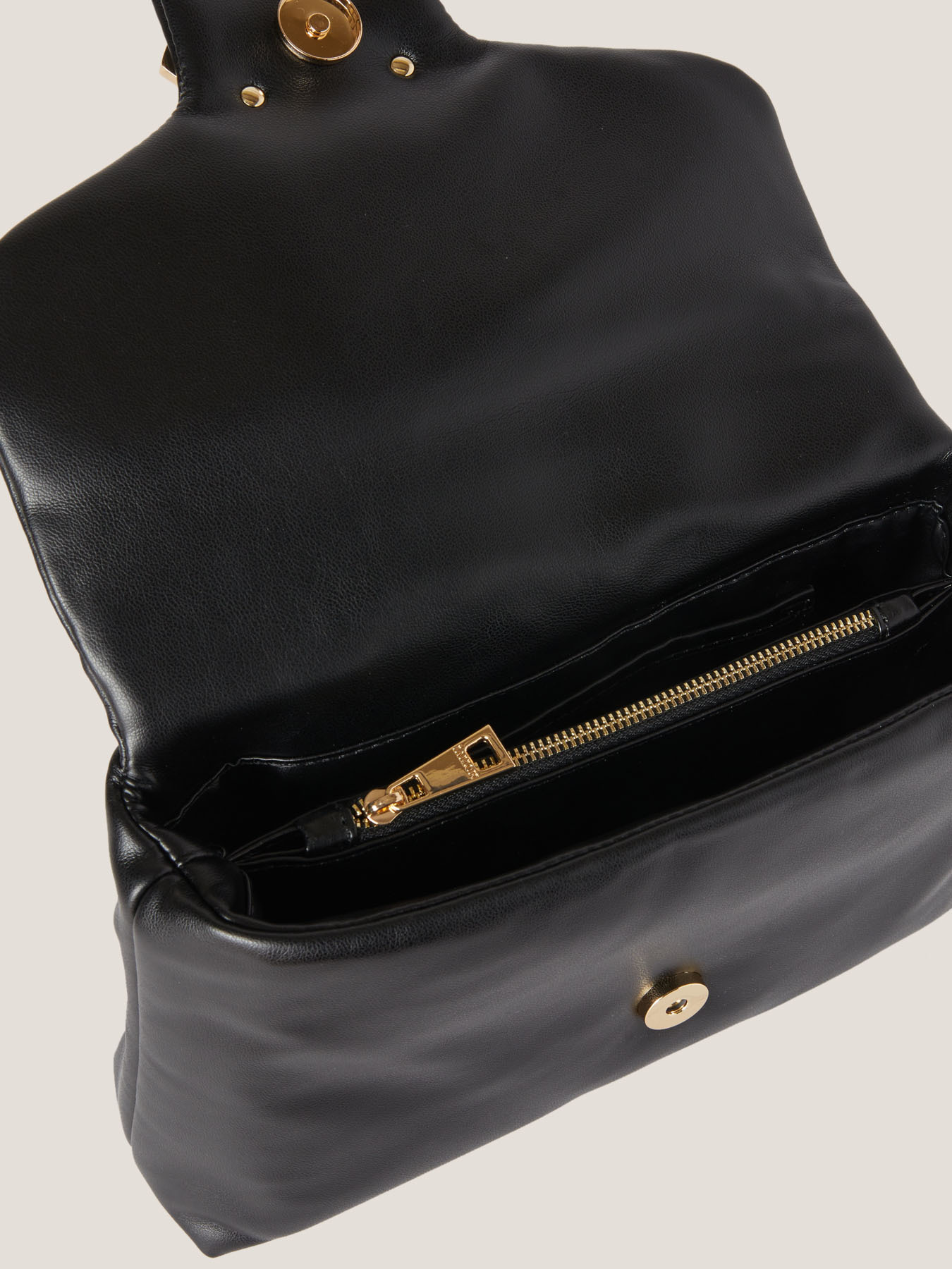 Girly soft en similicuir effet matelass&eacute; image number 4