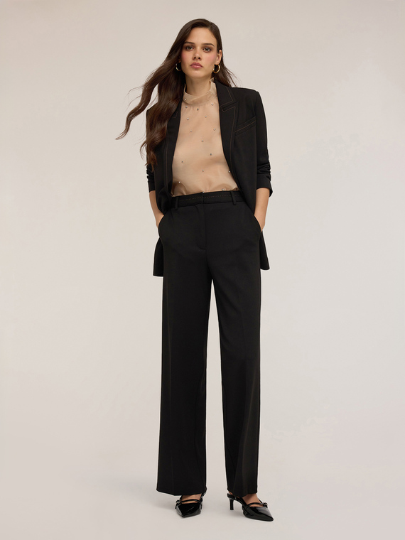 Pants with topstitching