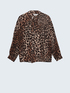 Blusa con collo fusciacca fantasia animalier image number 3