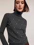 Rollkragenpullover aus Strickware mit Kristallsteinen image number 3