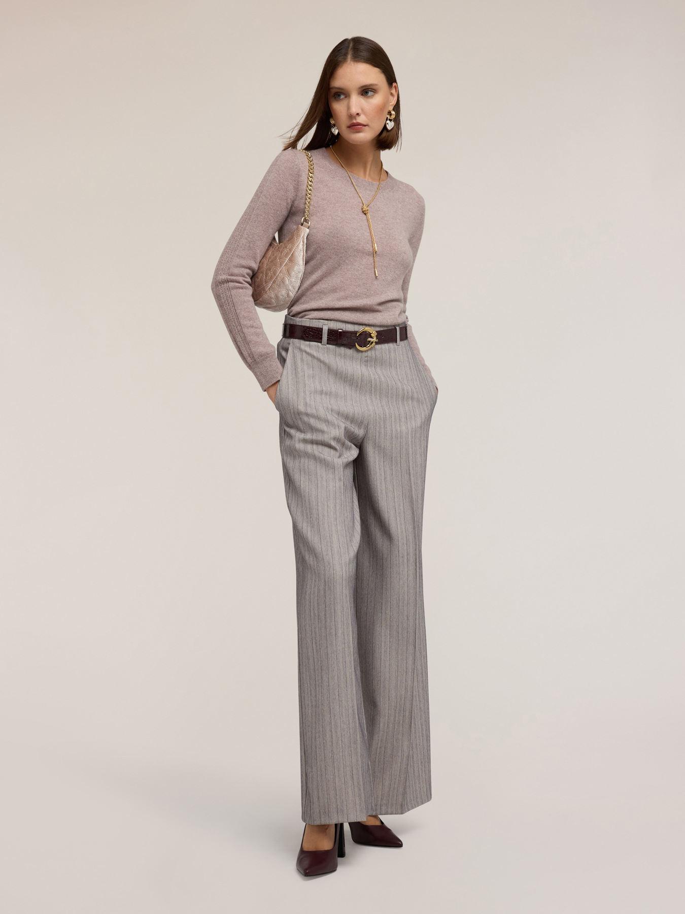 Cashmere sweater with ribbed sleeves image number 0