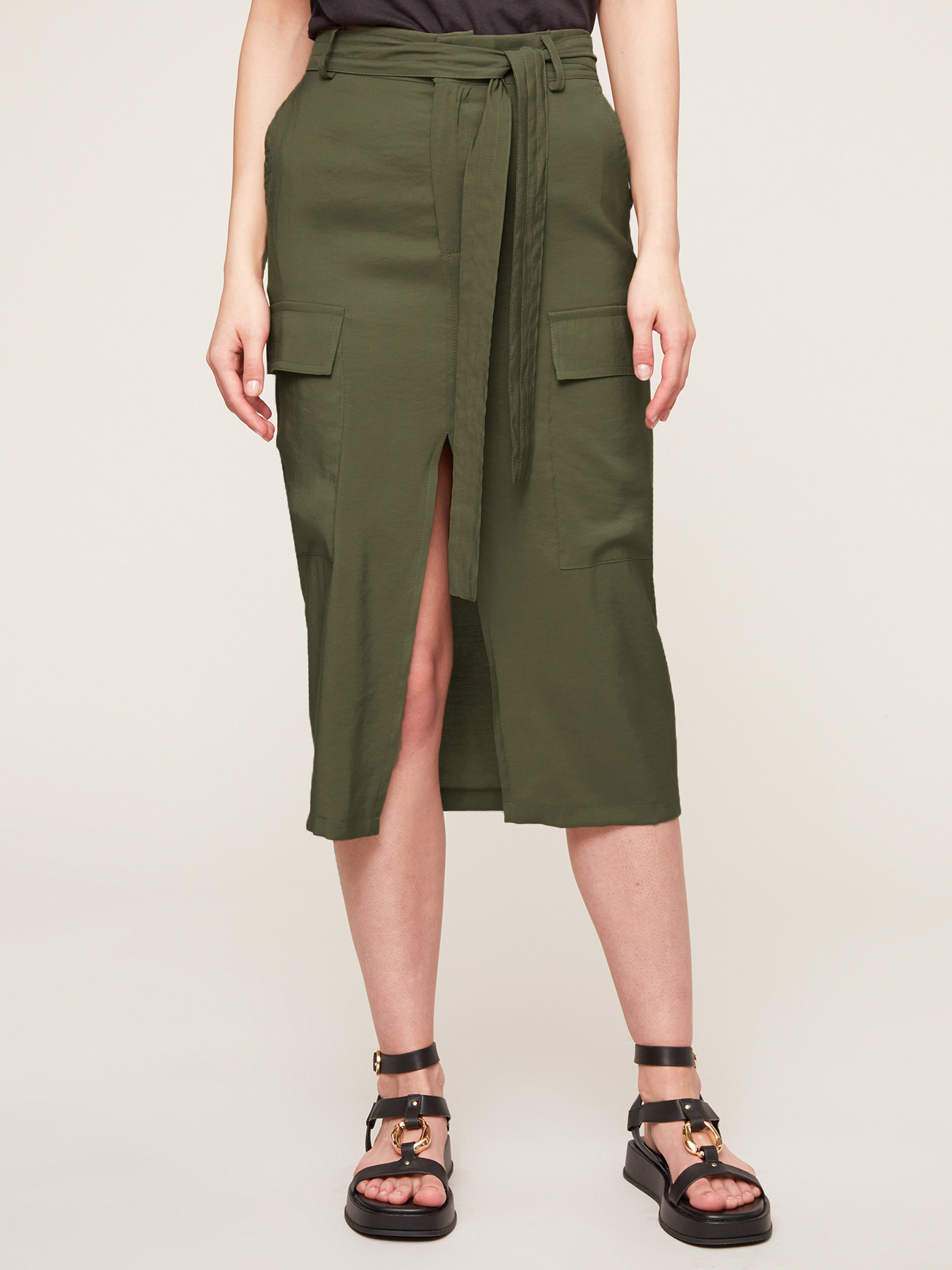 Midiskirt with cargo pockets image number 0