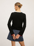 Suéter basic con bordes en contraste image number 1