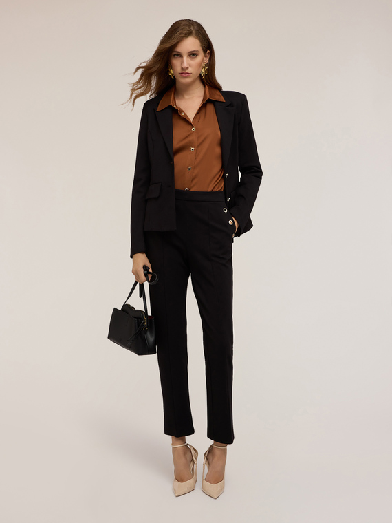 Pantalon regular avec motif &oelig;illets