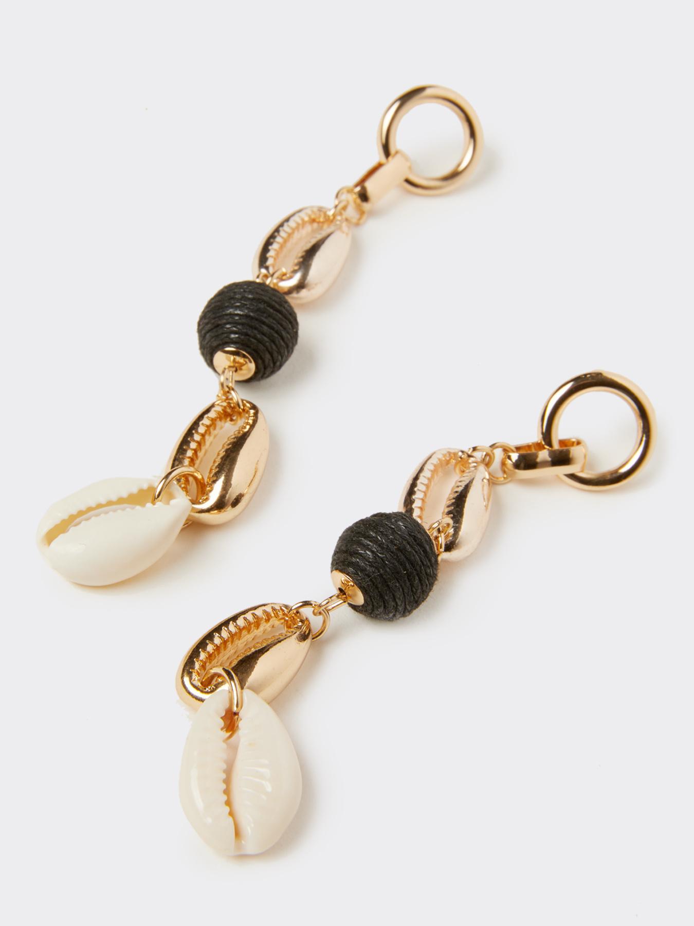 Dangling earrings with shells image number 0
