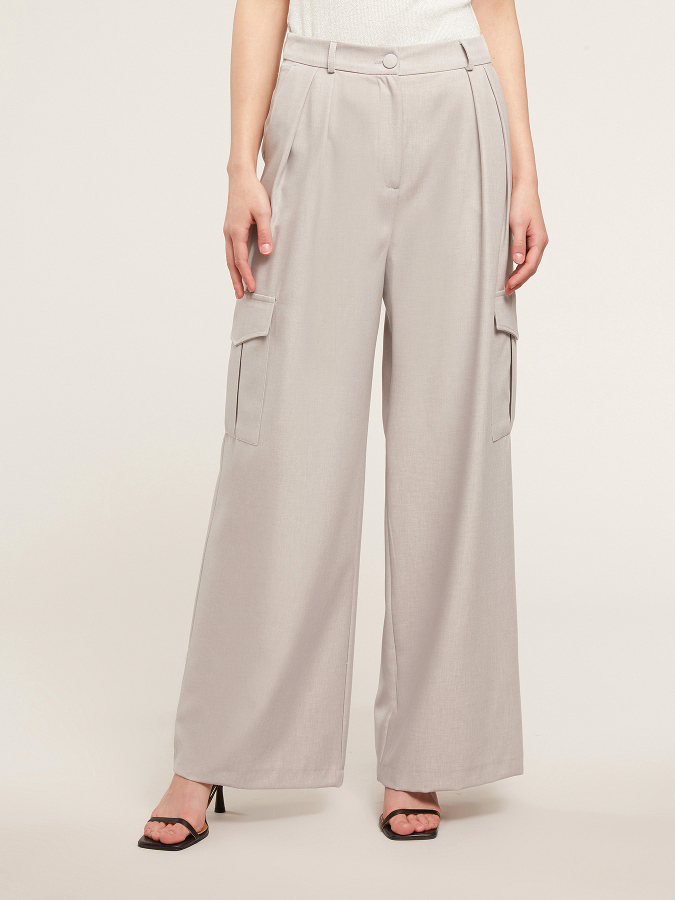 Cargo-style palazzo trousers with pleats image number 0