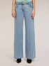 Hellblaue Jeans mit weitem Bein image number 2