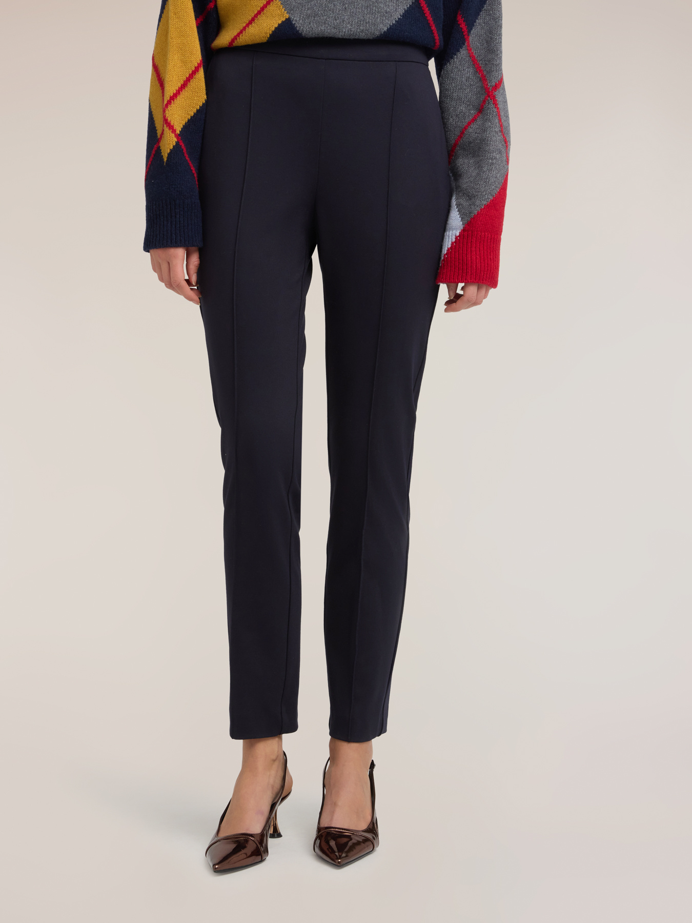 Pantalon slim fit en point de Milan image number 2