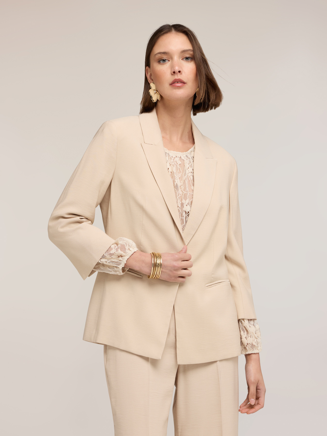 Blazer simple boutonnage en tencel avec dentelle image number 0