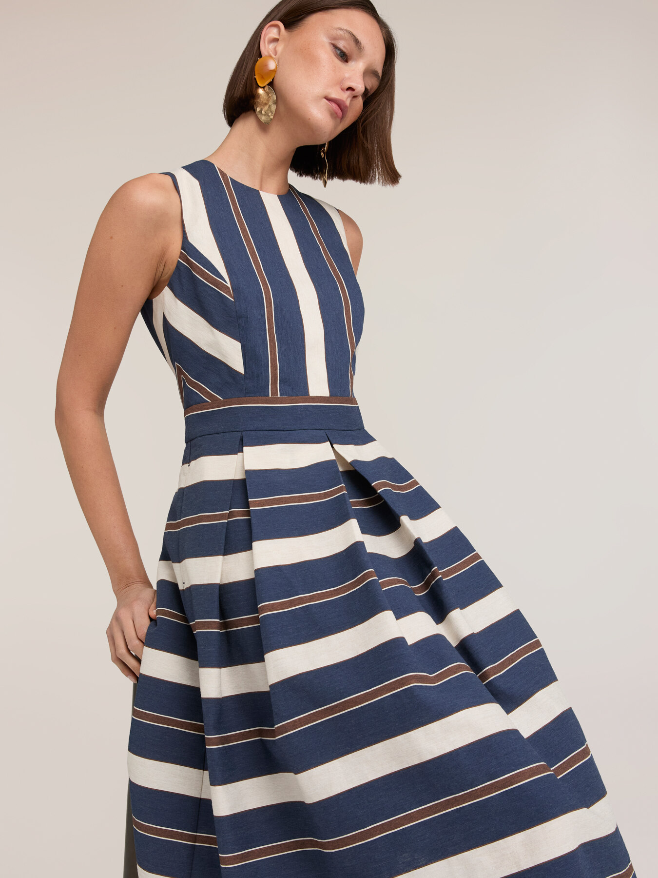A-line yarn-dyed striped dress image number 3