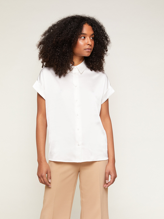 Short-sleeved satin shirt
