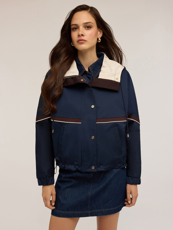 Nylon-Jacke mit Kapuze