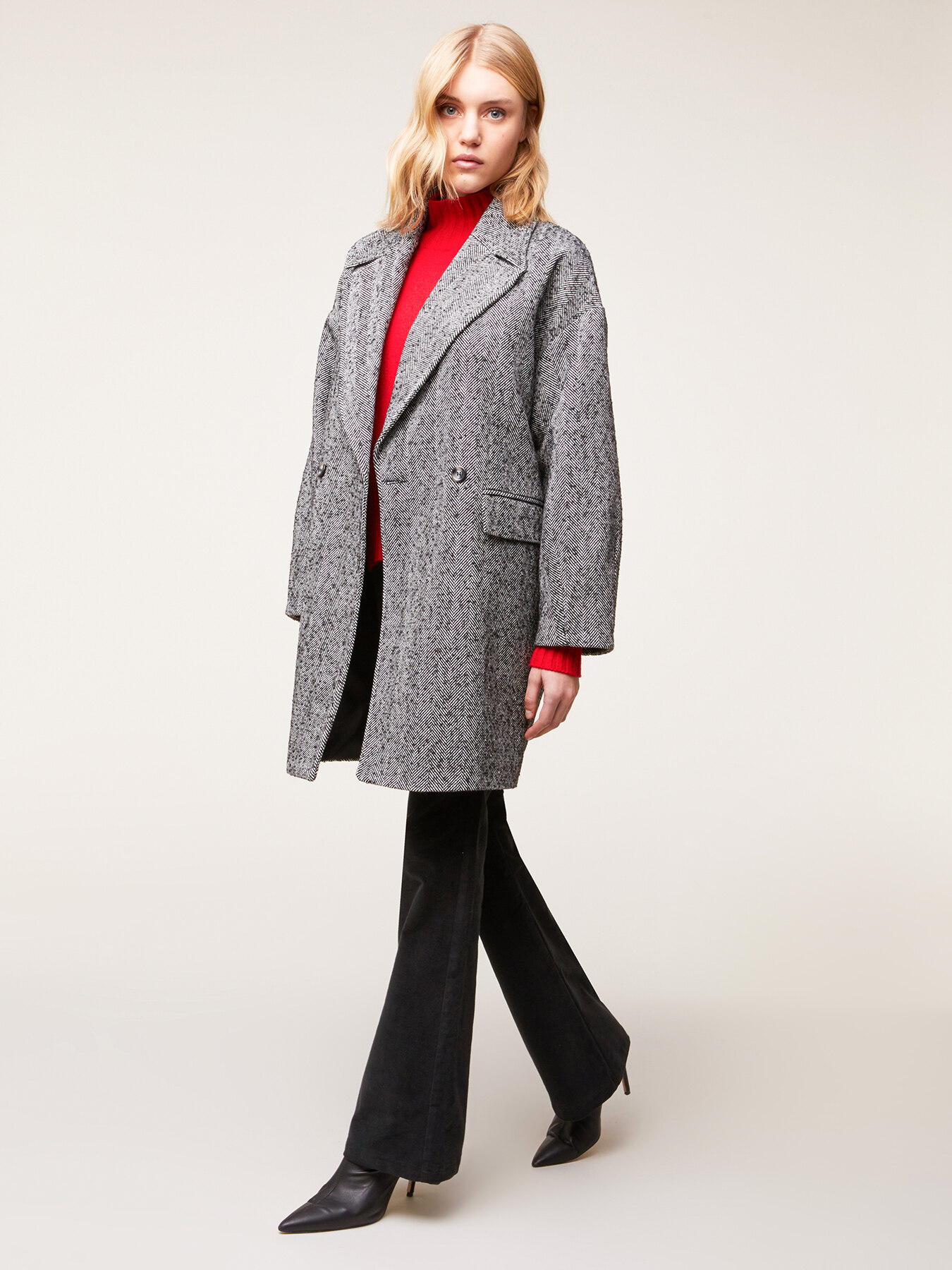 Egg shape coat with herringbone fabric image number 2