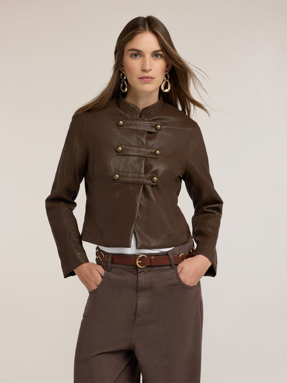 Veste militaire avec boutons m&eacute;talliques