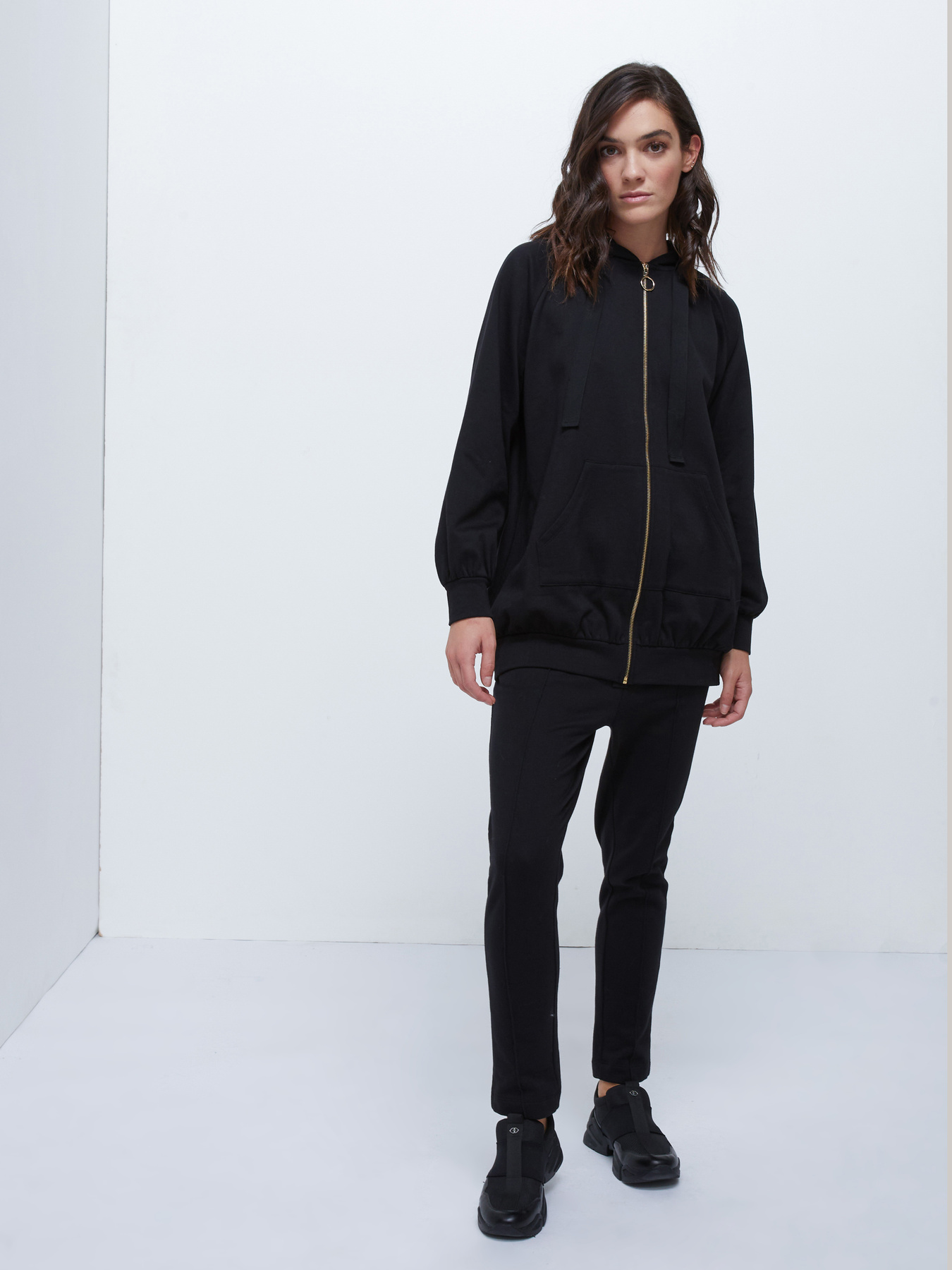 Pantaloni in felpa image number 2