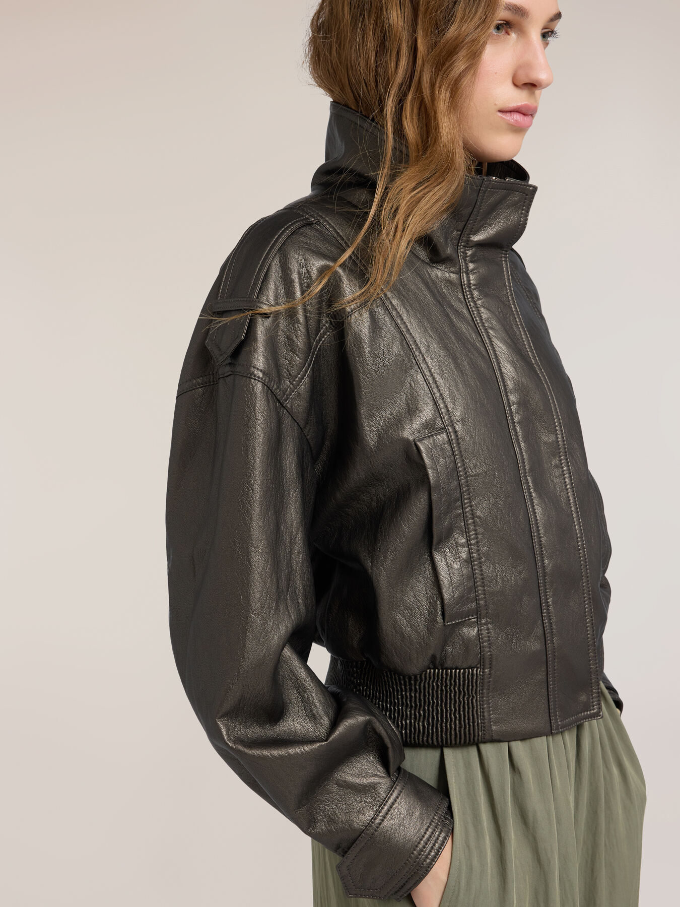 Short crinkle bomber jacket with high collar image number 3