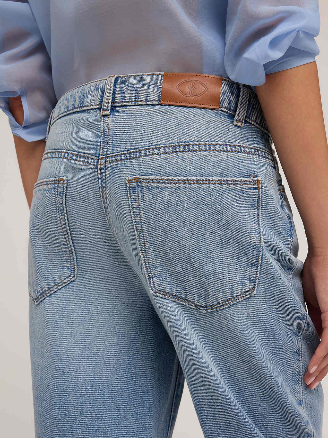 Cara boyfit jeans image number 2