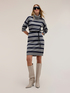 Robe oversize en tricot ray&eacute; image number 2