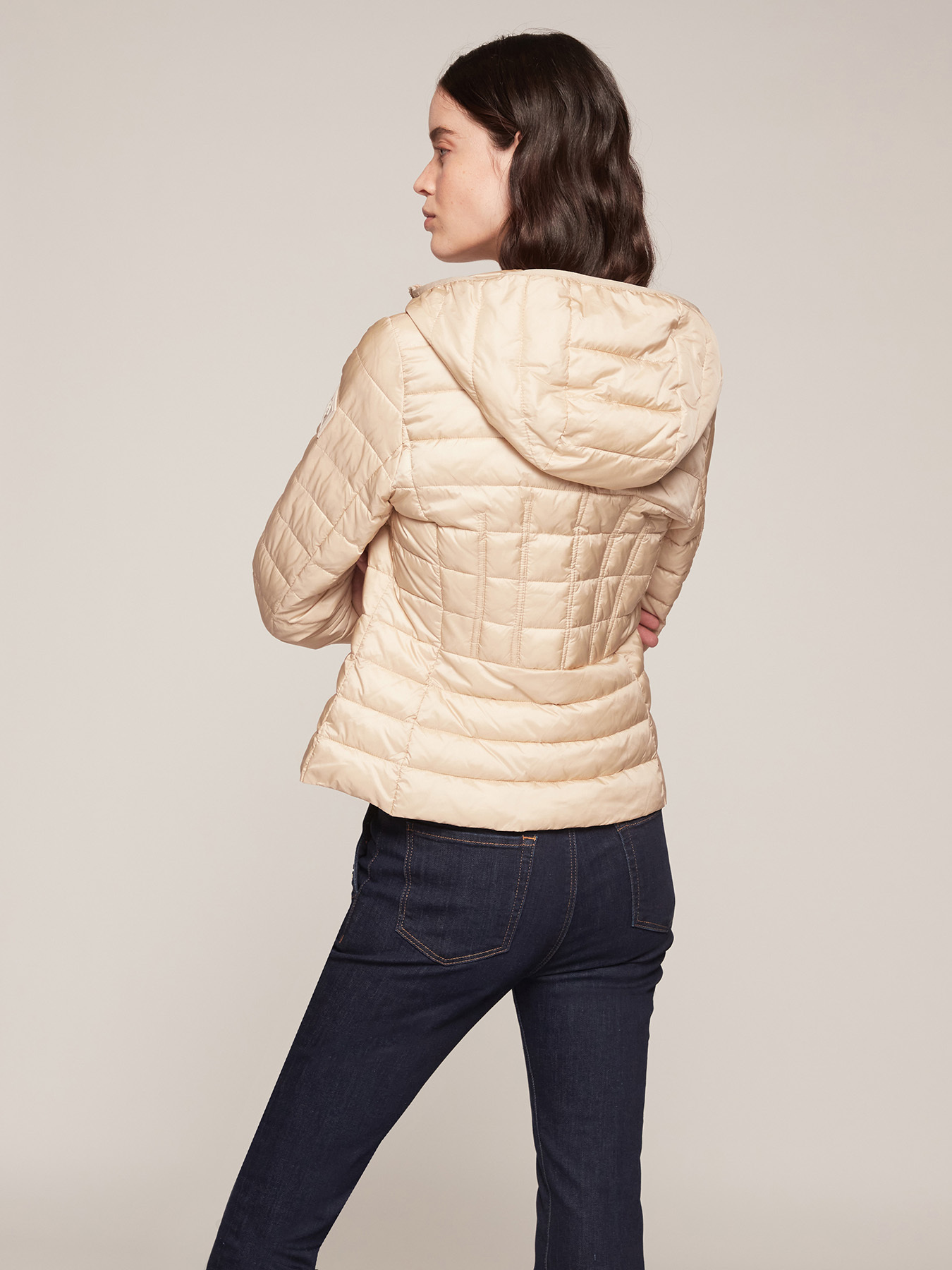 Fitted lightweight down jacket with hood image number 1