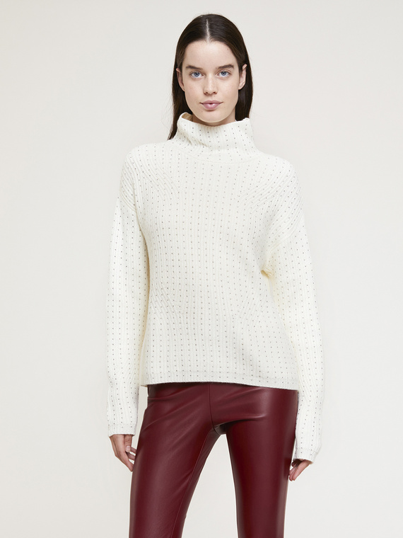 Ribbed knit sweater with studs