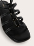 Flache Sandalen mit Steinen image number 3