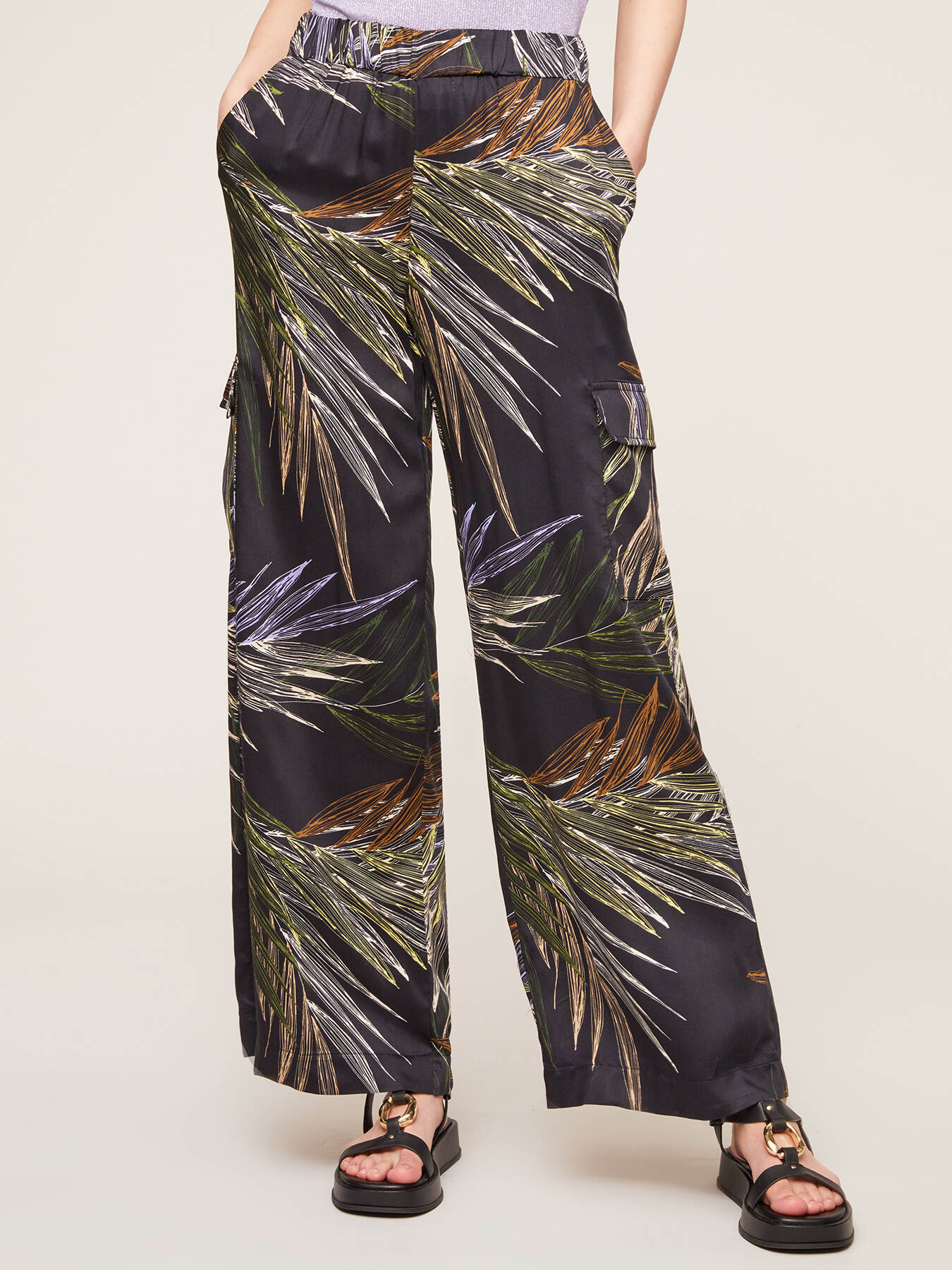 Foliage patterned cargo palazzo trousers image number 0