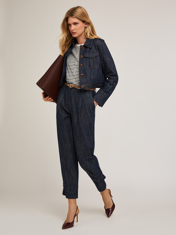 Pantal&oacute;n con cintur&oacute;n en la parte inferior efecto tejido vaquero