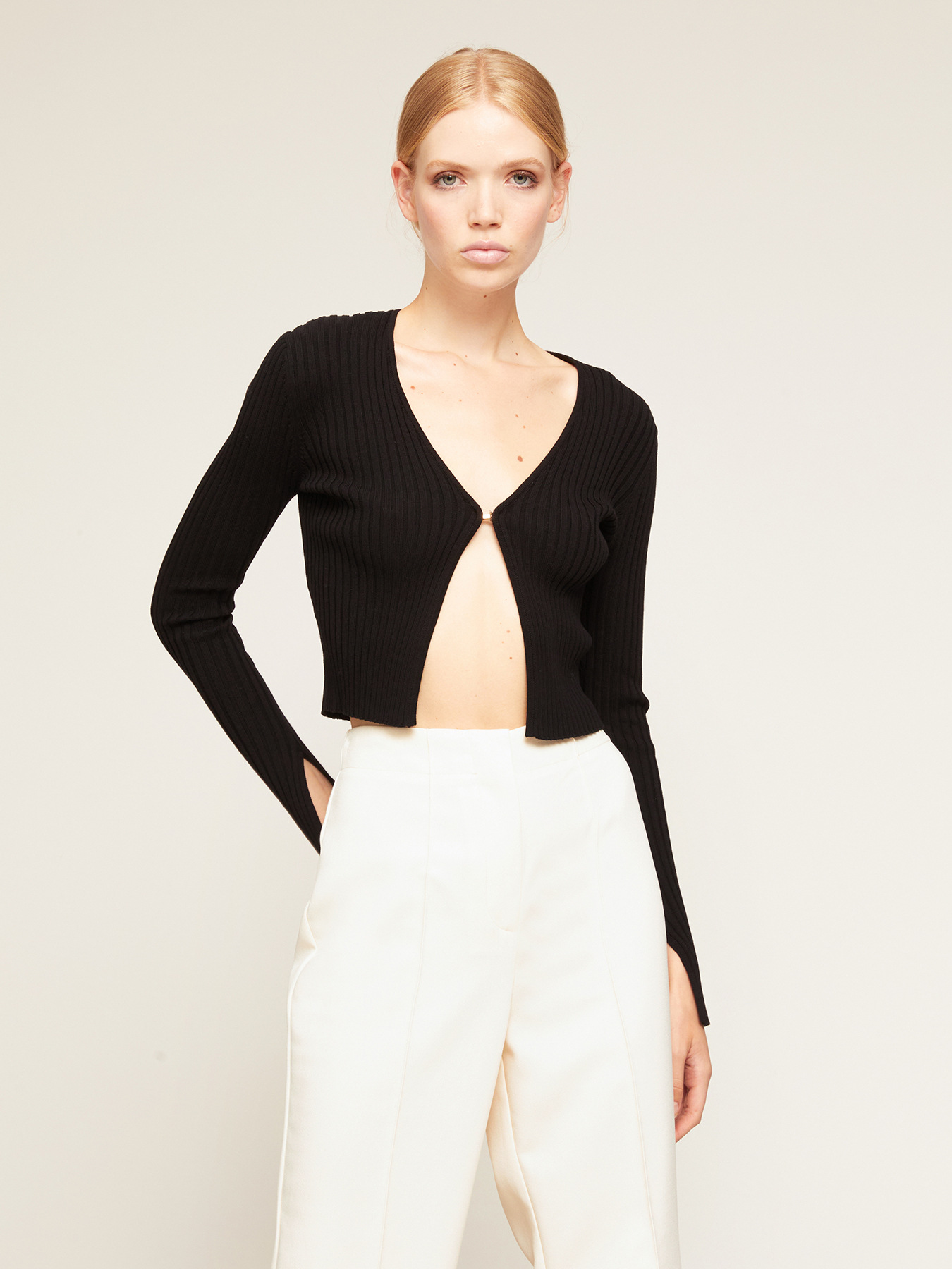 Cardigan corto con gancetto image number 0