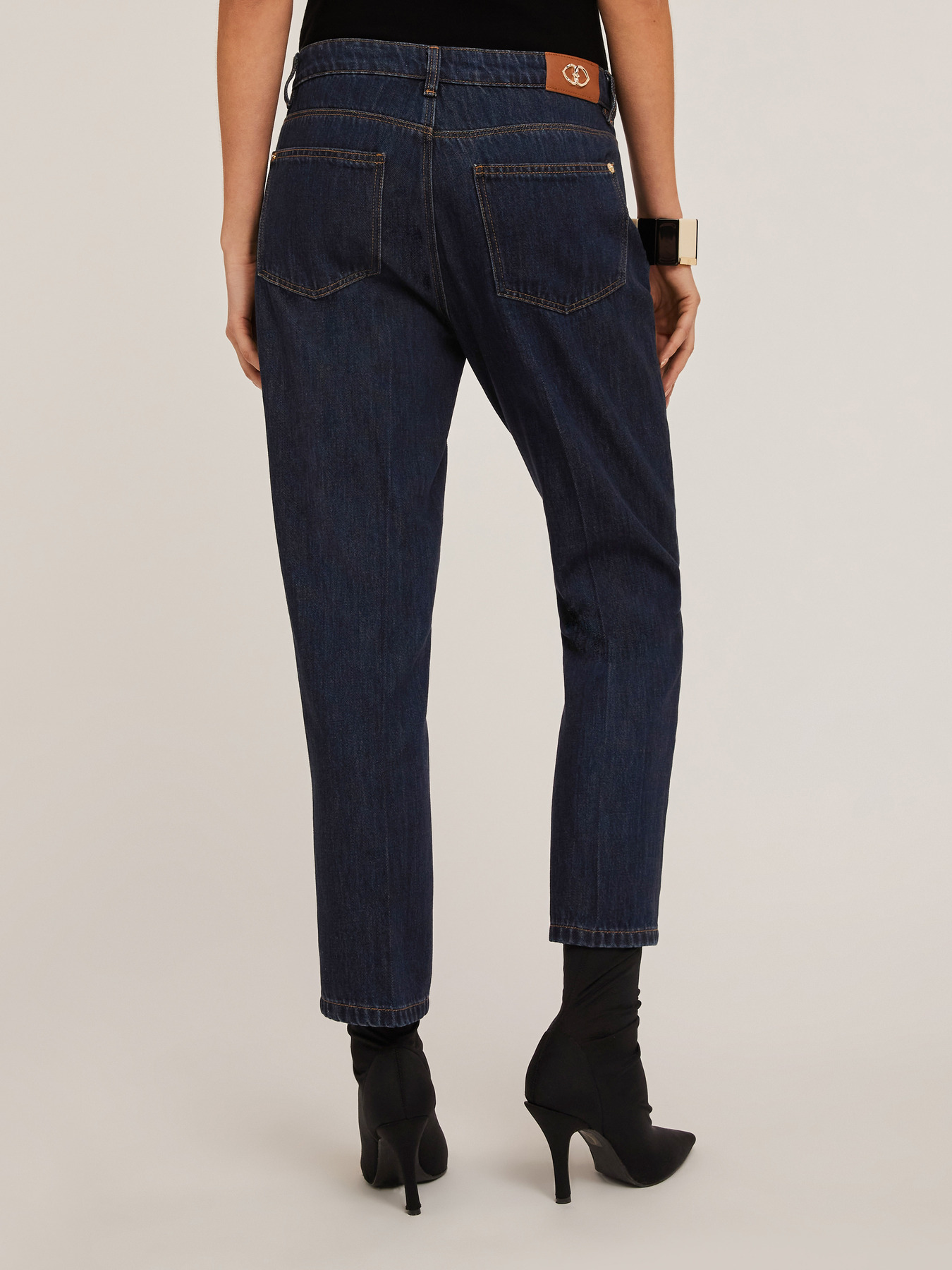 Karottenjeans Rianne aus TENCEL&trade;-Gemisch image number 1