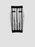 Houndstooth patterned knit skirt image number 3