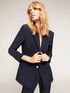 Blazer de botonadura simple en color liso image number 3