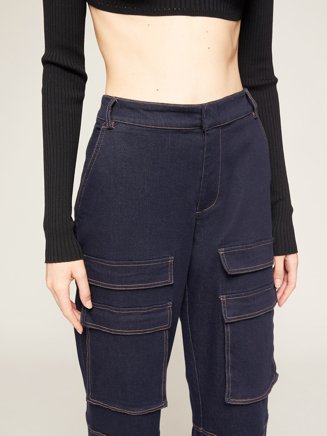 Pantaloni cargo in denim image number 3