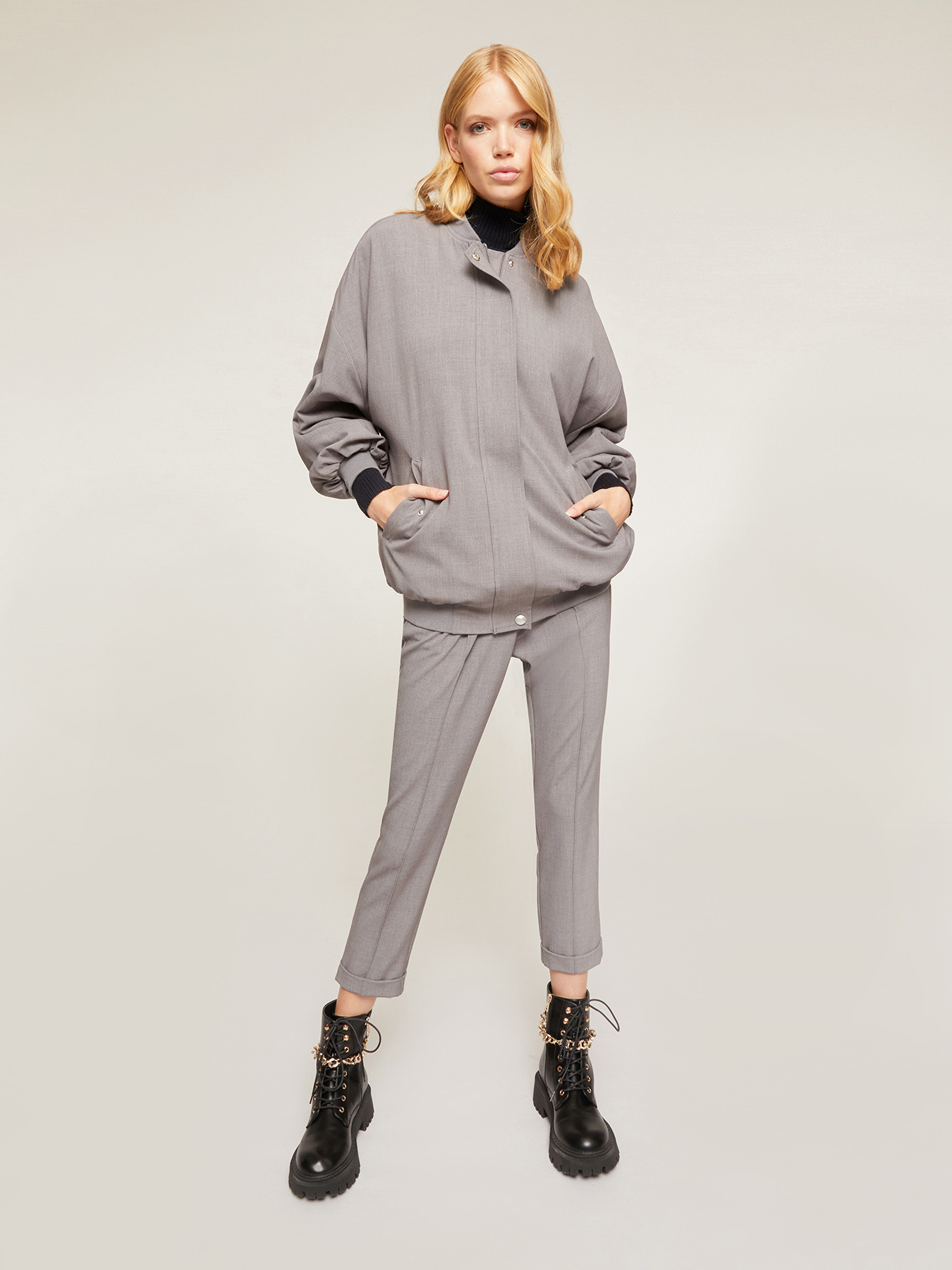 Lightweight padded bomber jacket image number 3