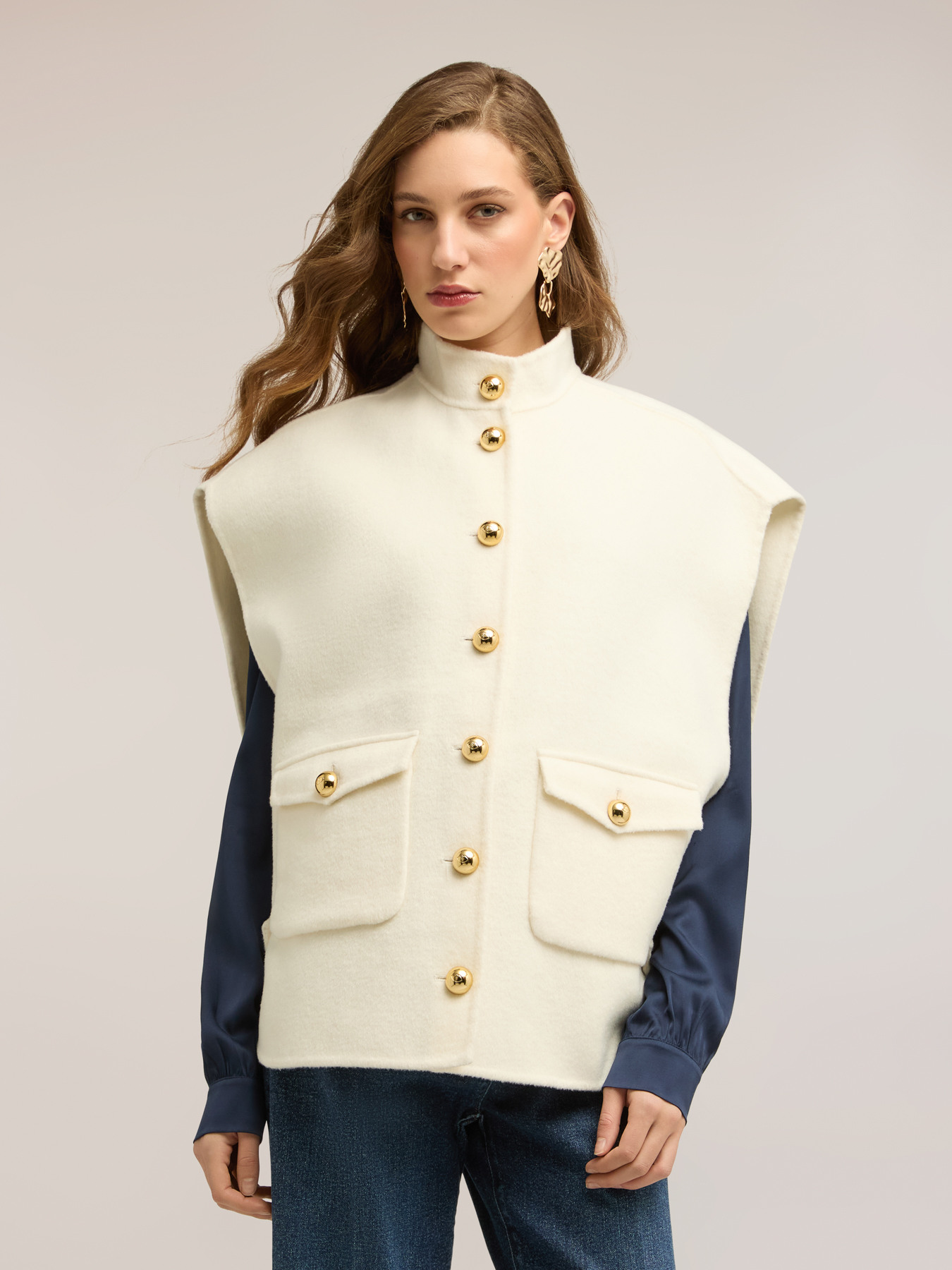 Sleeveless wool blend cape image number 3