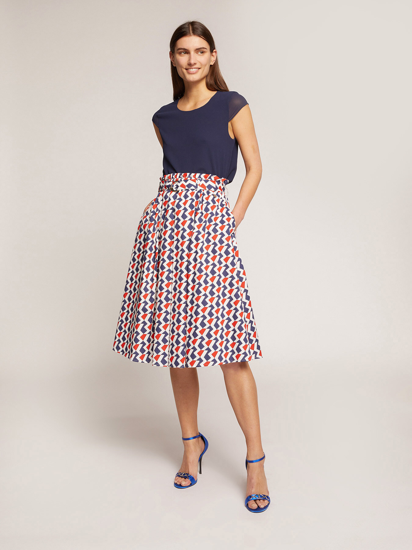 Geometrical patterned circle skirt image number 0