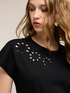T-Shirt mit floralen Verarbeitungen image number 0