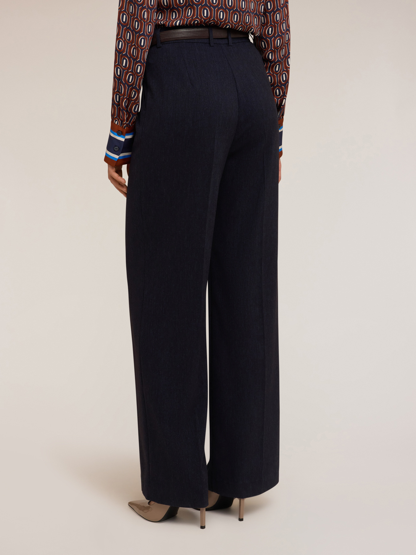 Fluid wide-leg pleated trousers image number 1