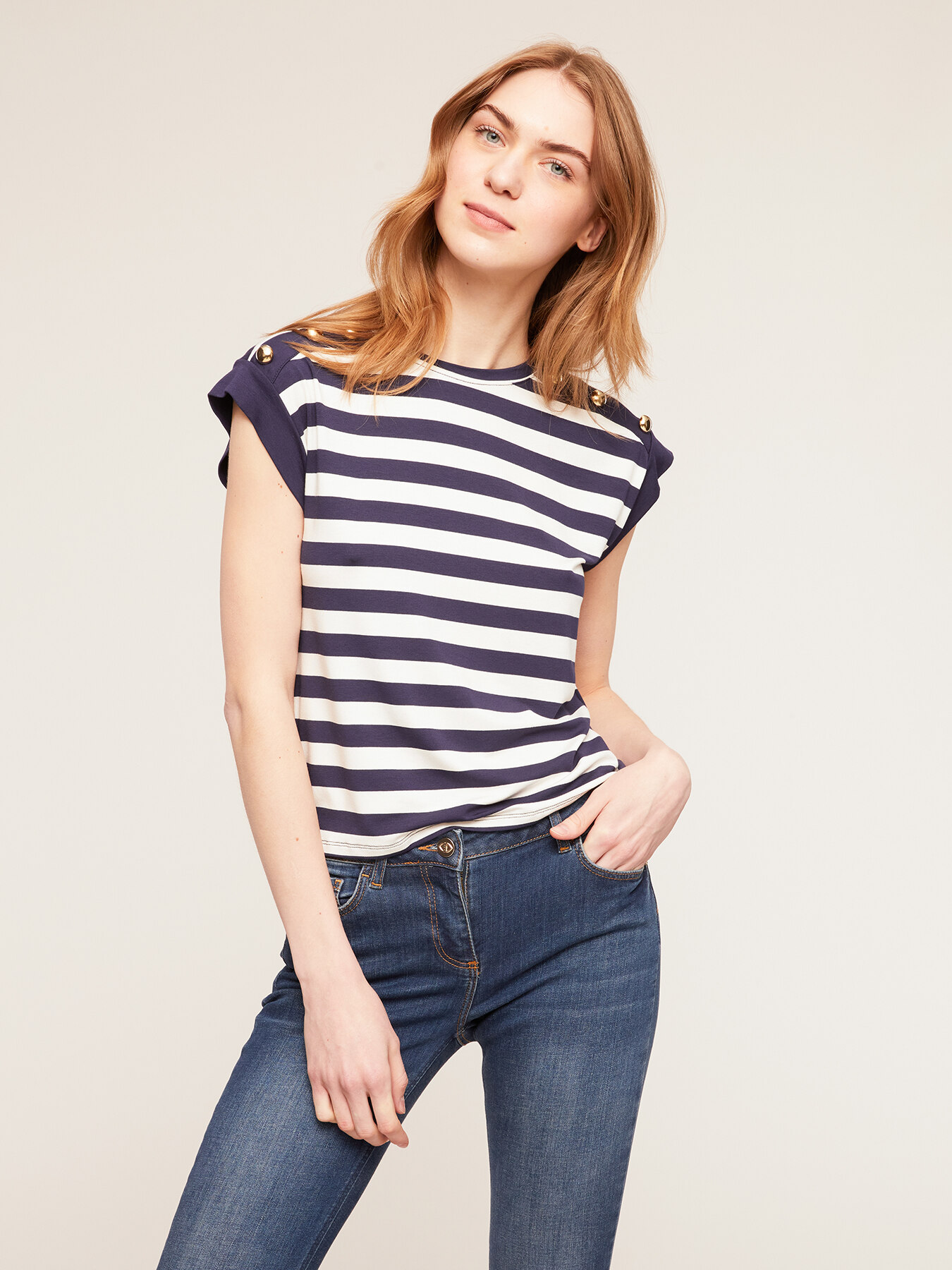 T-shirt navy a righe con motivo bottoni image number 0