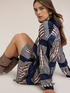 Hemdblusenkleid aus Satin mit Print image number 3