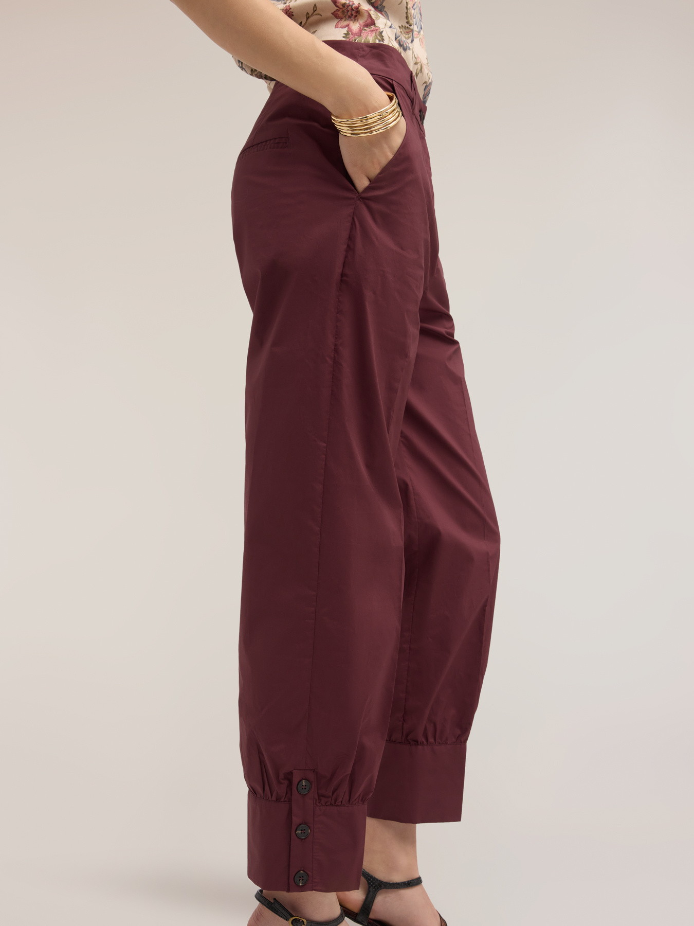 Pants with cuff in poplin image number 3