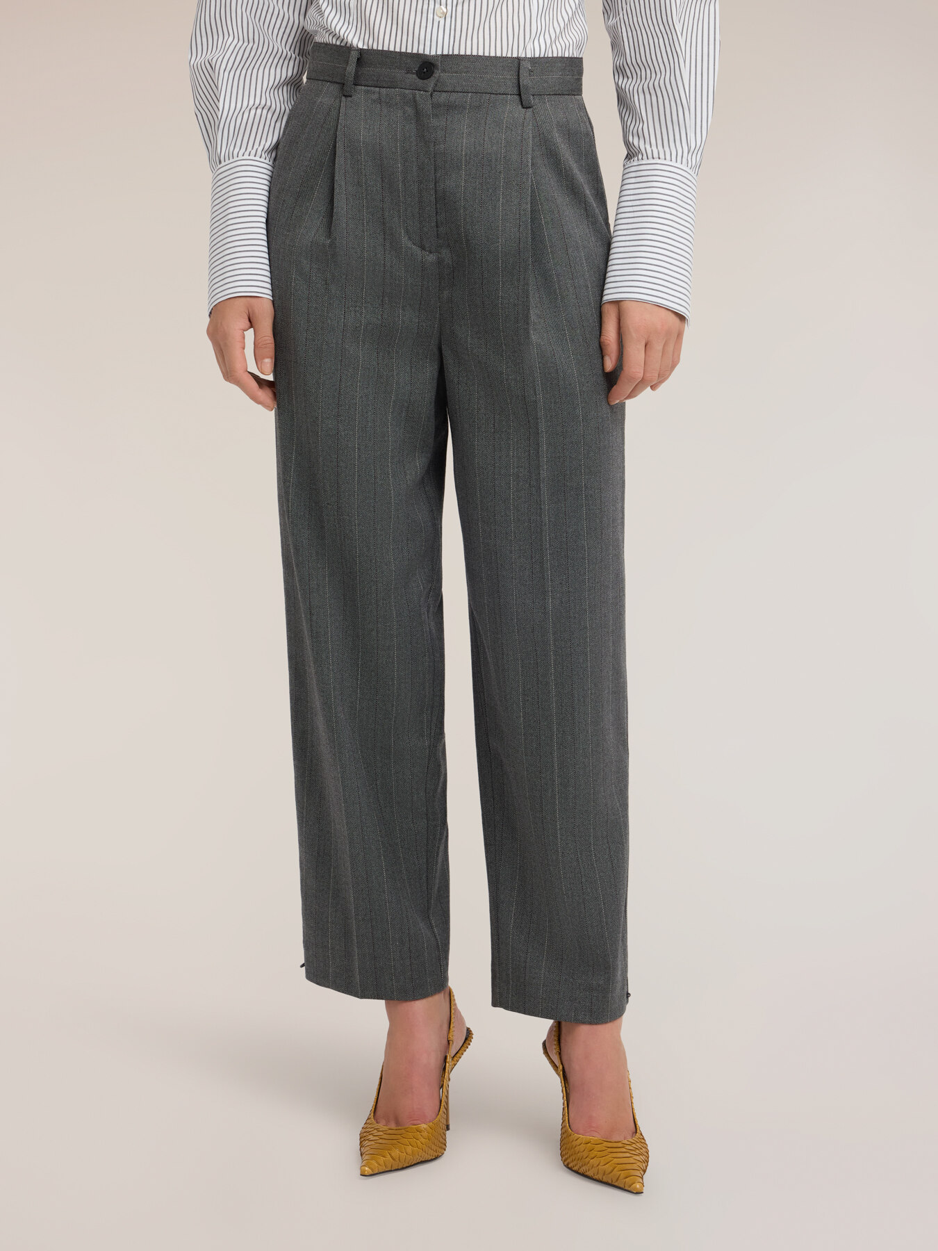 Yarn-dyed pinstripe barrel pants image number 2