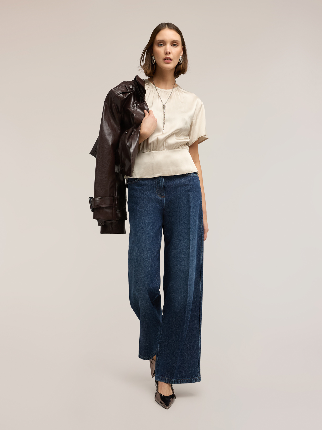 Blouse en satin avec ceinture image number 0