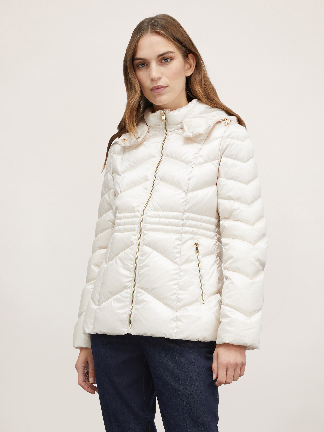 Veste rembourr&eacute;e avec capuche image number 0