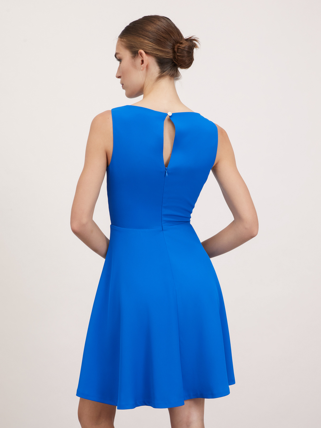 Vestido mini de crep&eacute; image number 1