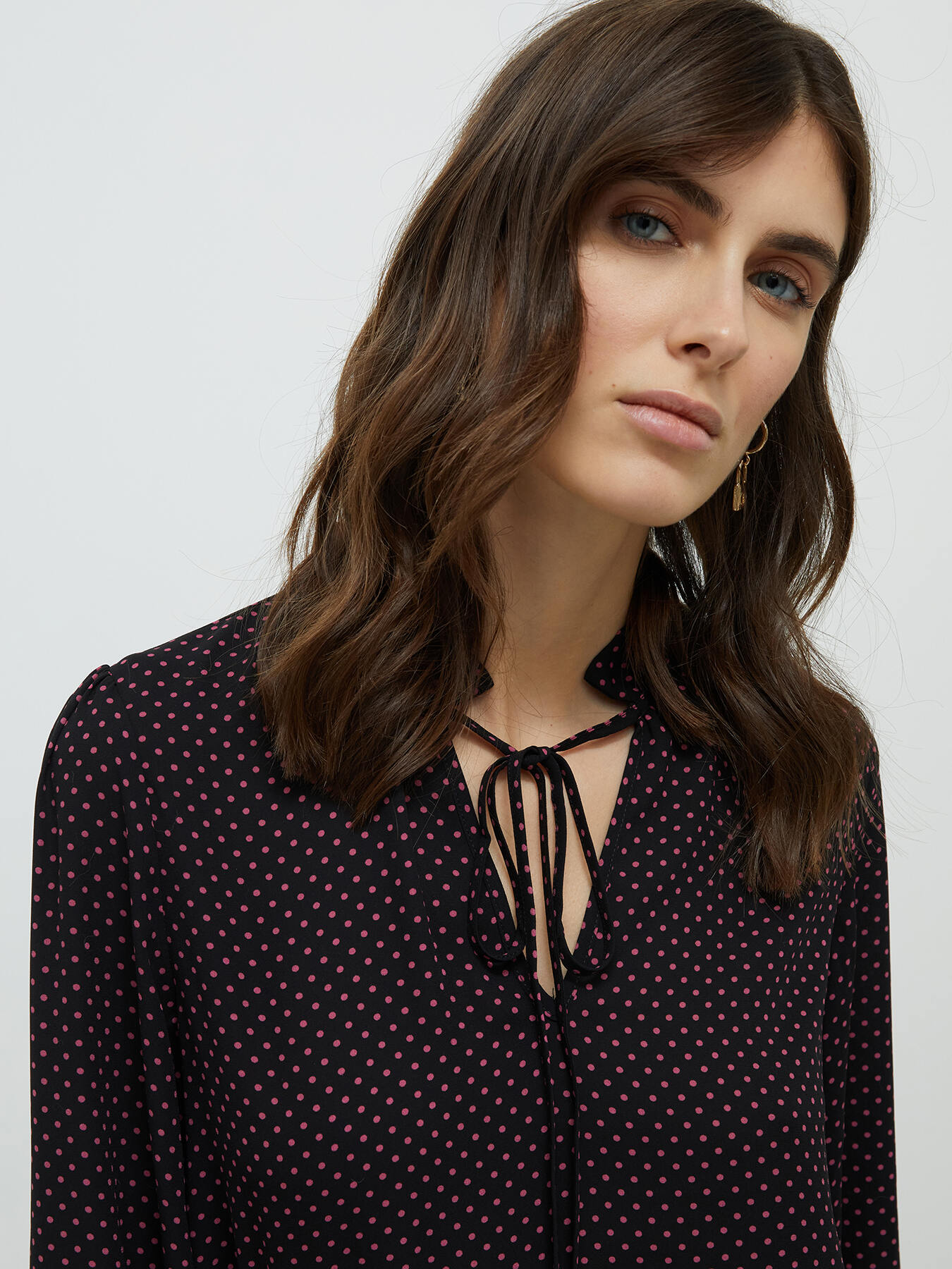 Polka dot flowing blouse with ruching image number 0